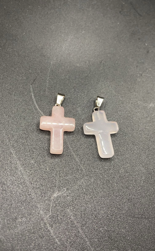 PENDENTIF CROIX QUARTZ ROSE