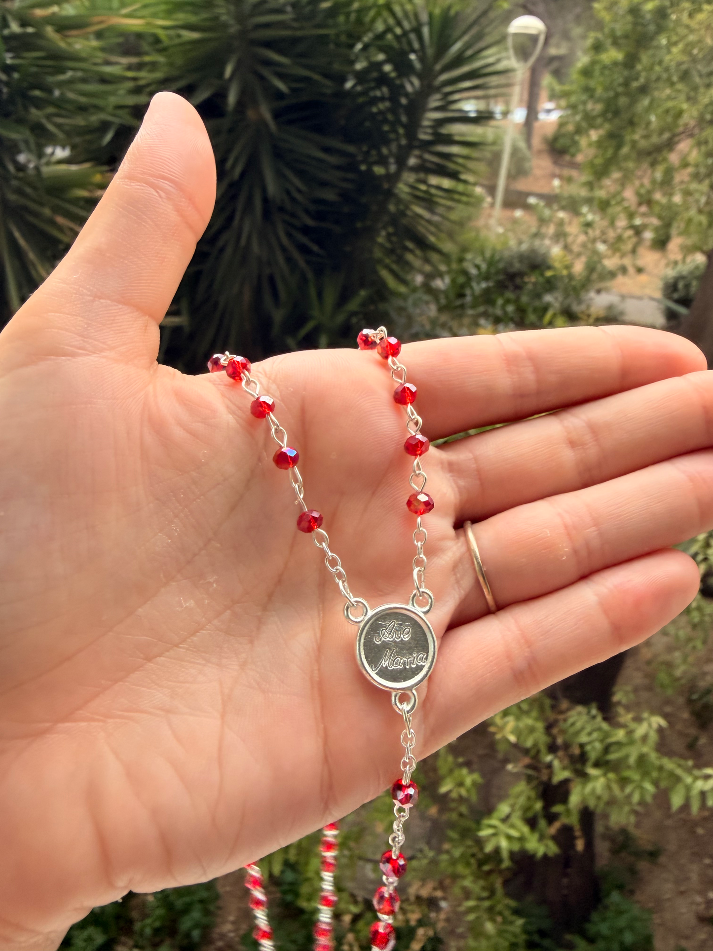 Chapelet en verre rouge - 4mm