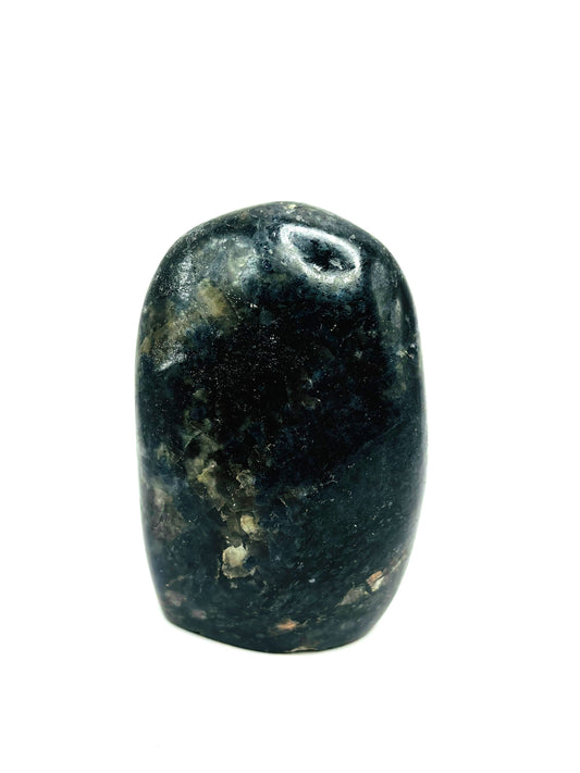 FORME LIBRE CORDIERITE/IOLITE ou SAPHIR D’EAU (au kilo)