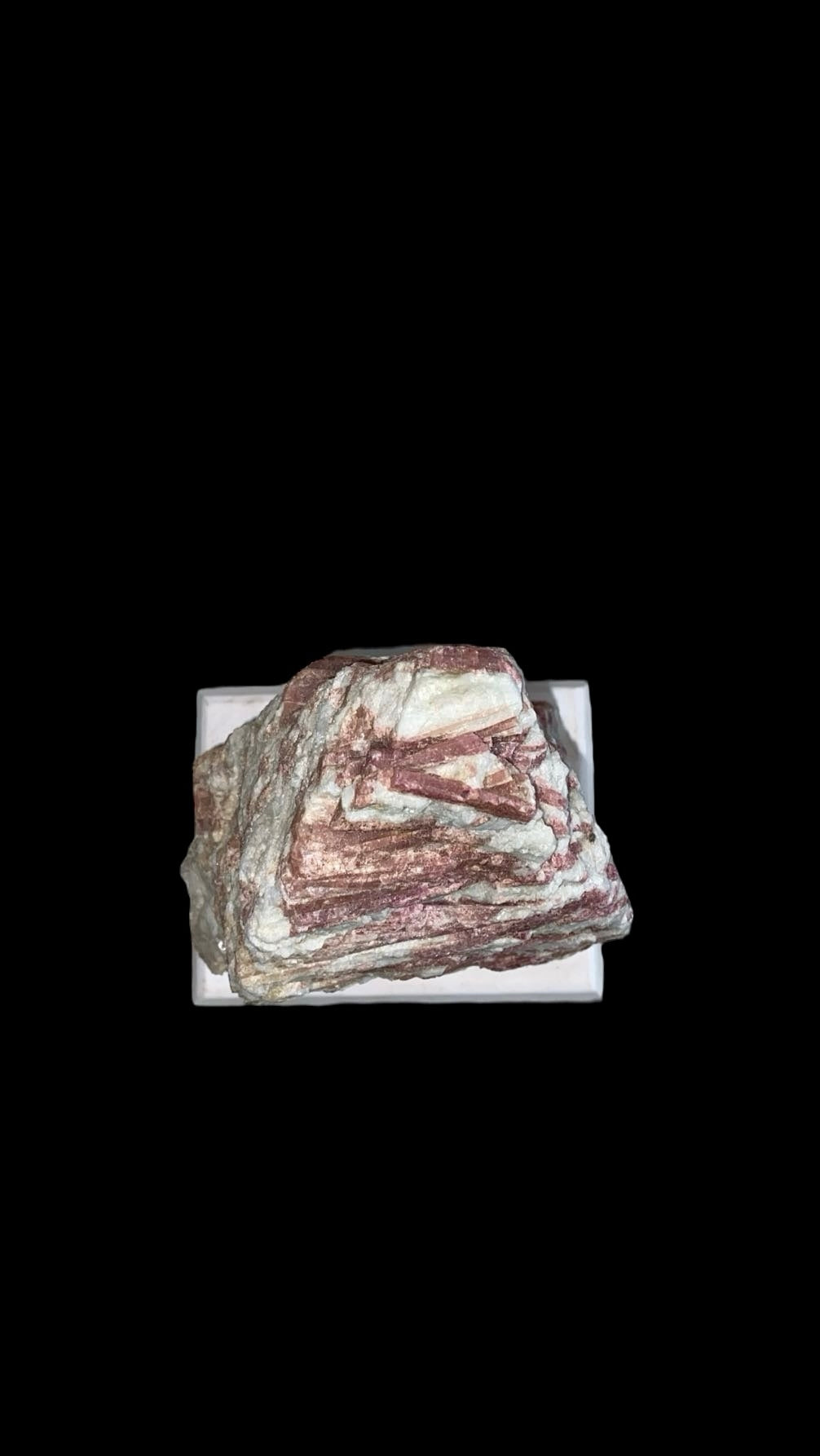 TOURMALINE ROSE BRUT AVEC SUPPORT EN BOIS 4,20 KG