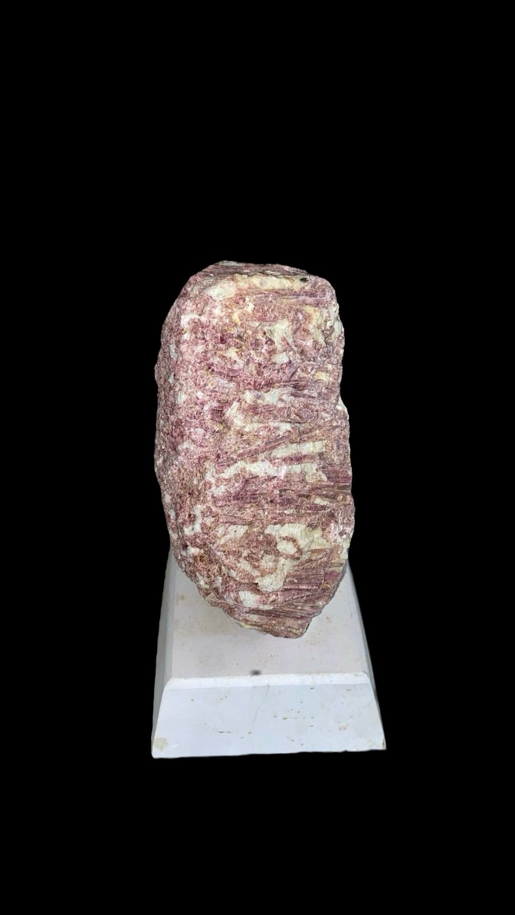 TOURMALINE ROSE BRUT AVEC SUPPORT EN BOIS 1,64 KG