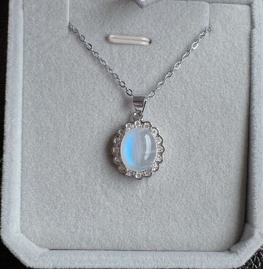 Collier en argent avec pierre de Lune