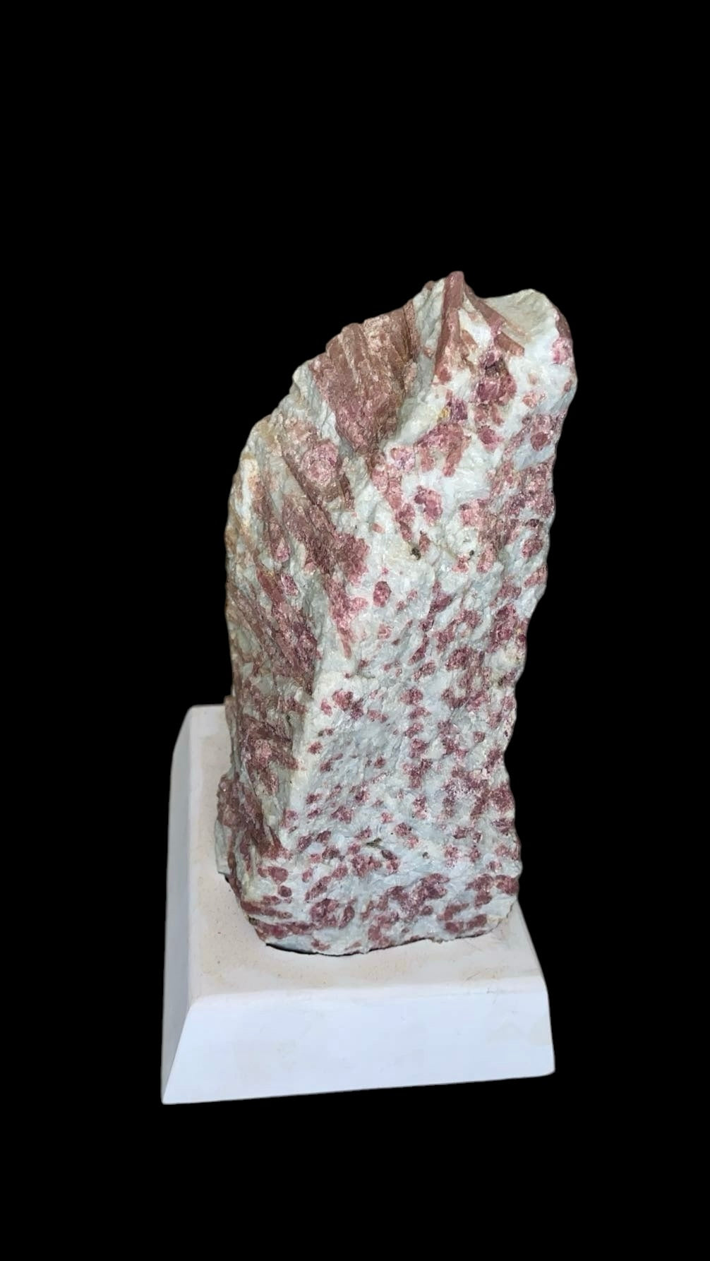 TOURMALINE ROSE BRUT AVEC SUPPORT EN BOIS 4,20 KG