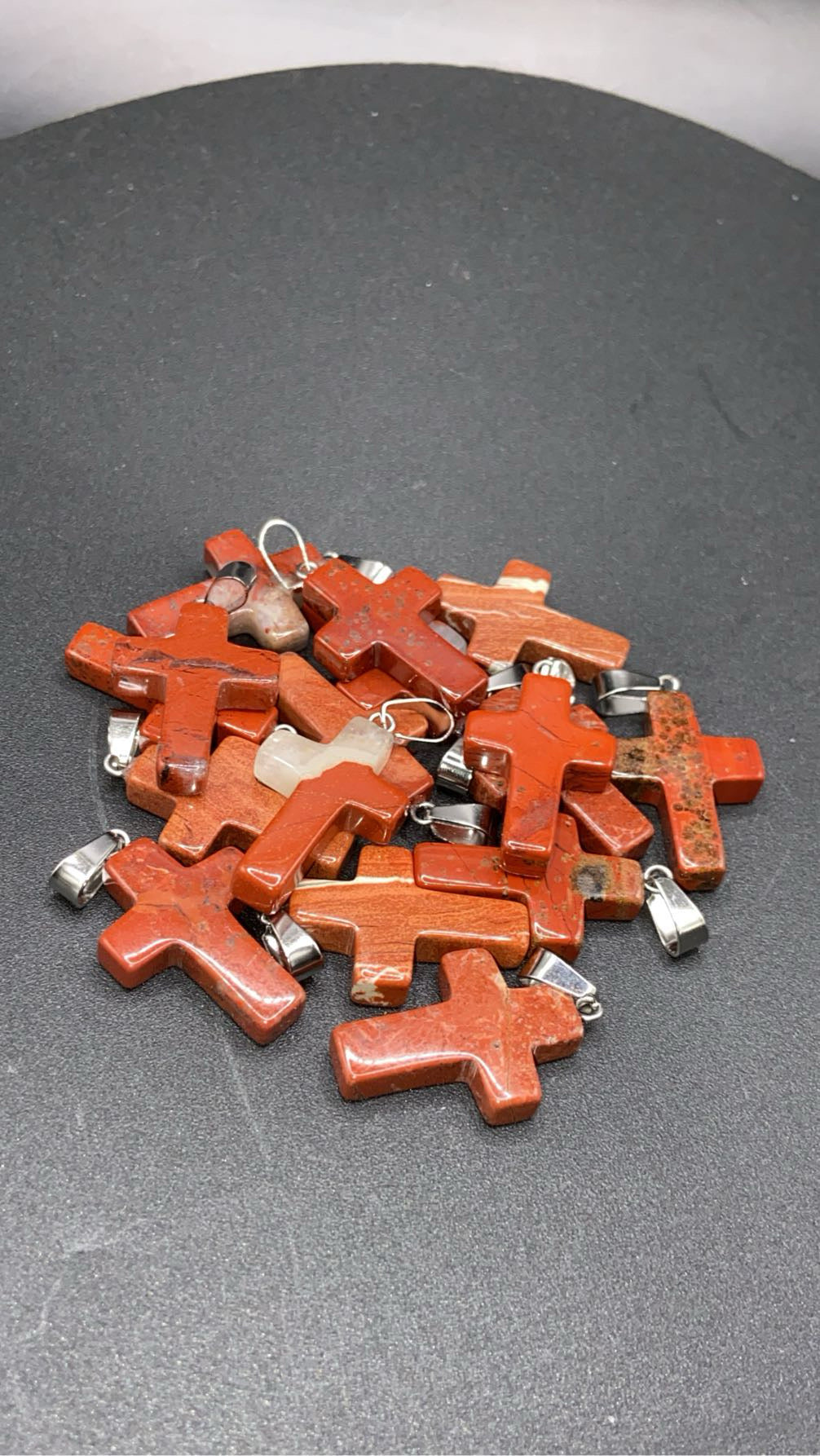 PENDENTIF CROIX JASPE ROUGE