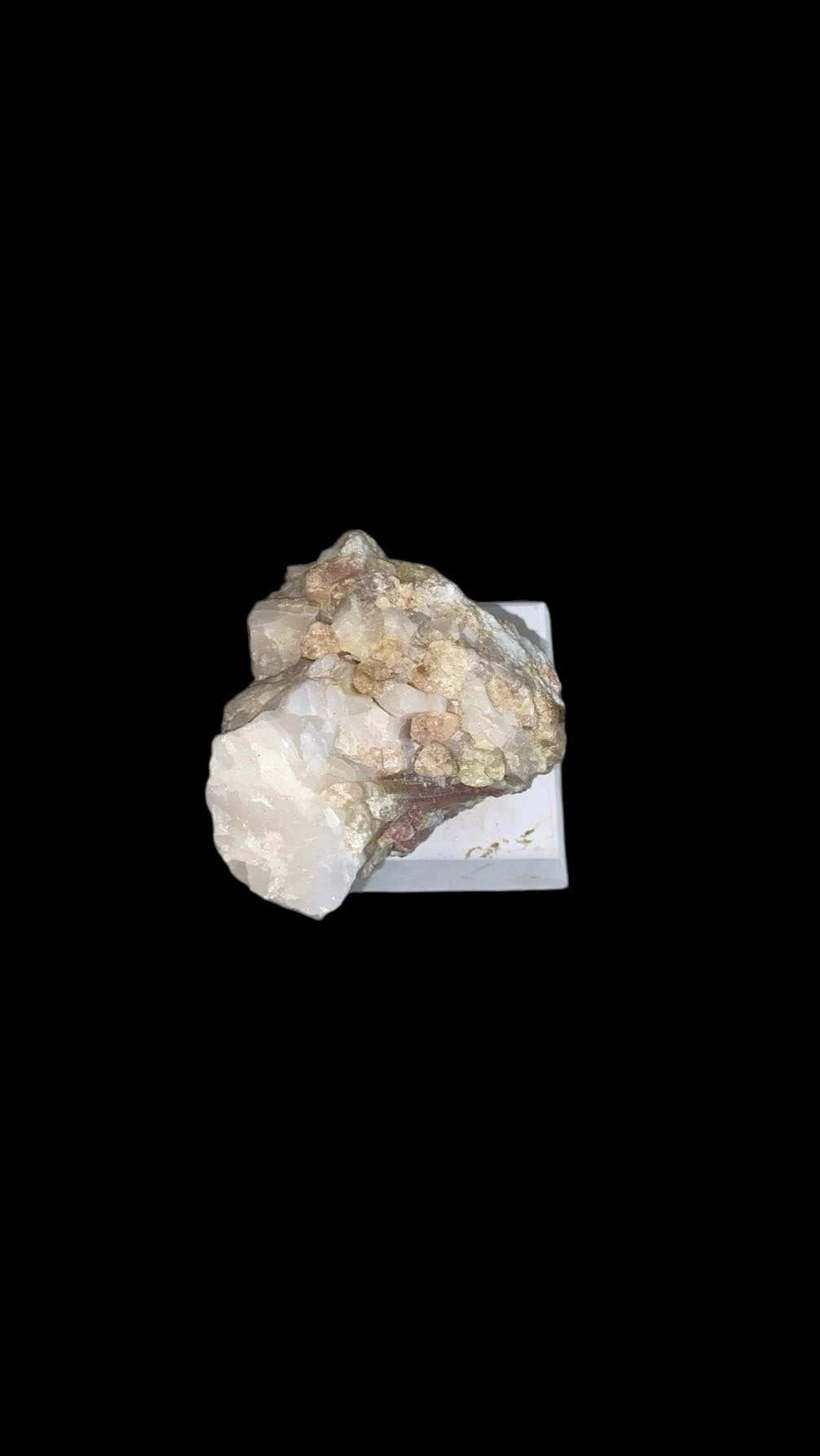 TOURMALINE ROSE BRUT AVEC SUPPORT EN BOIS 2,20 KG