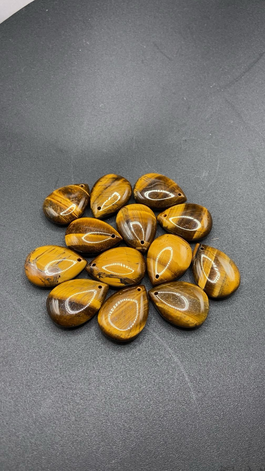 PETIT PENDENTIF OEIL DE TIGRE