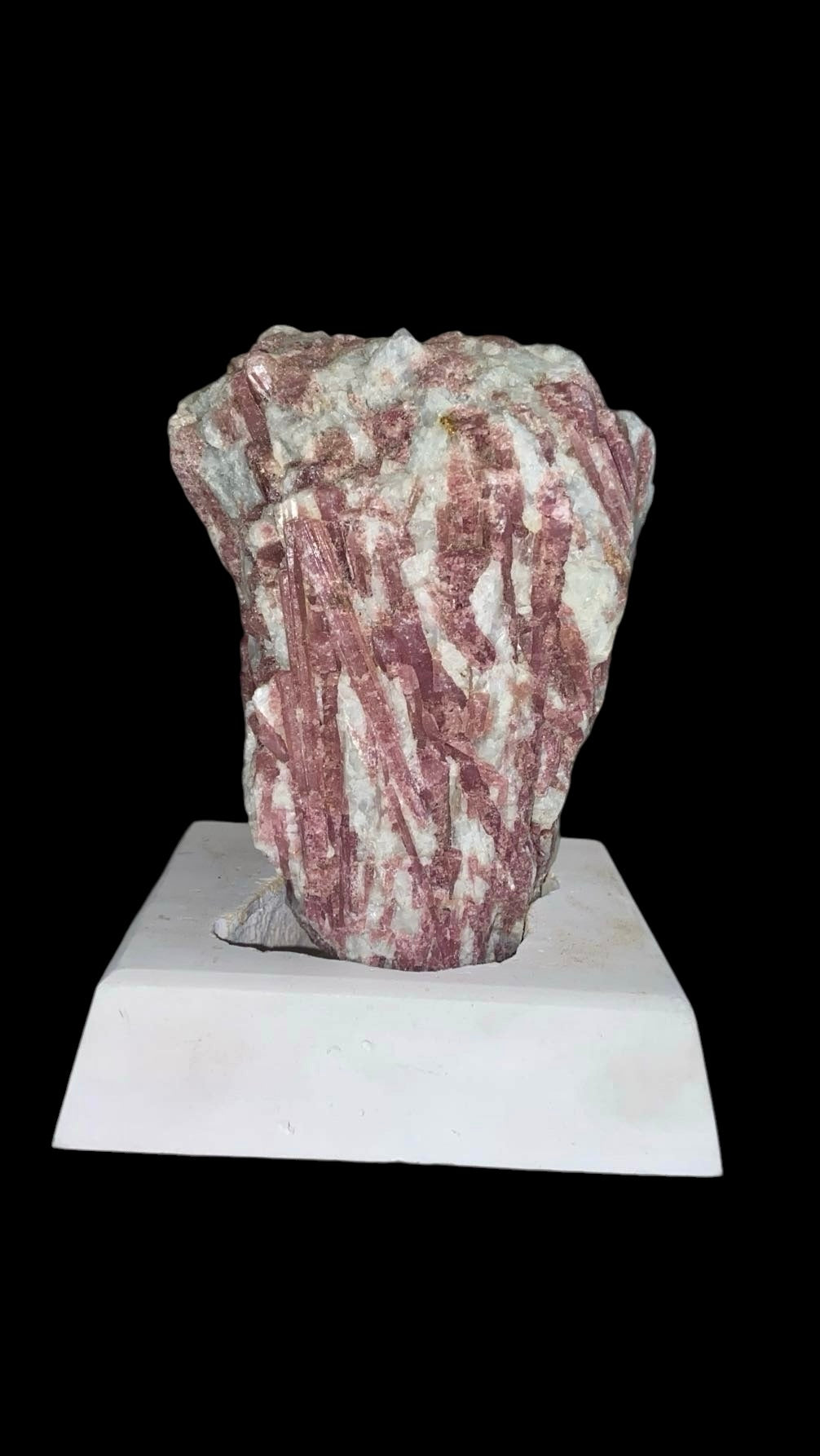 TOURMALINE ROSE BRUT SUPPORT EN BOIS 2,15 KG