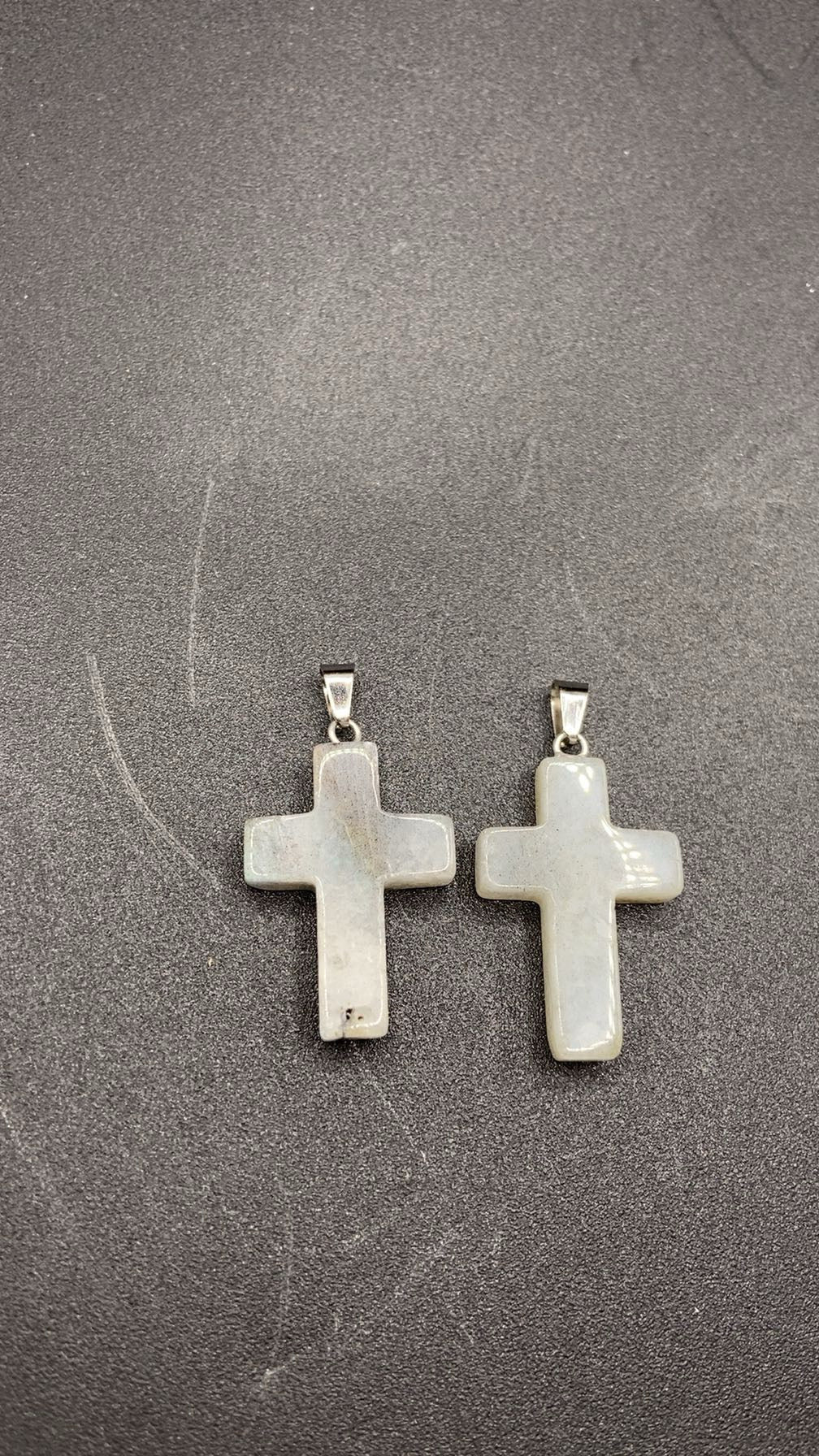 PENDENTIF CROIX LABRADORITE