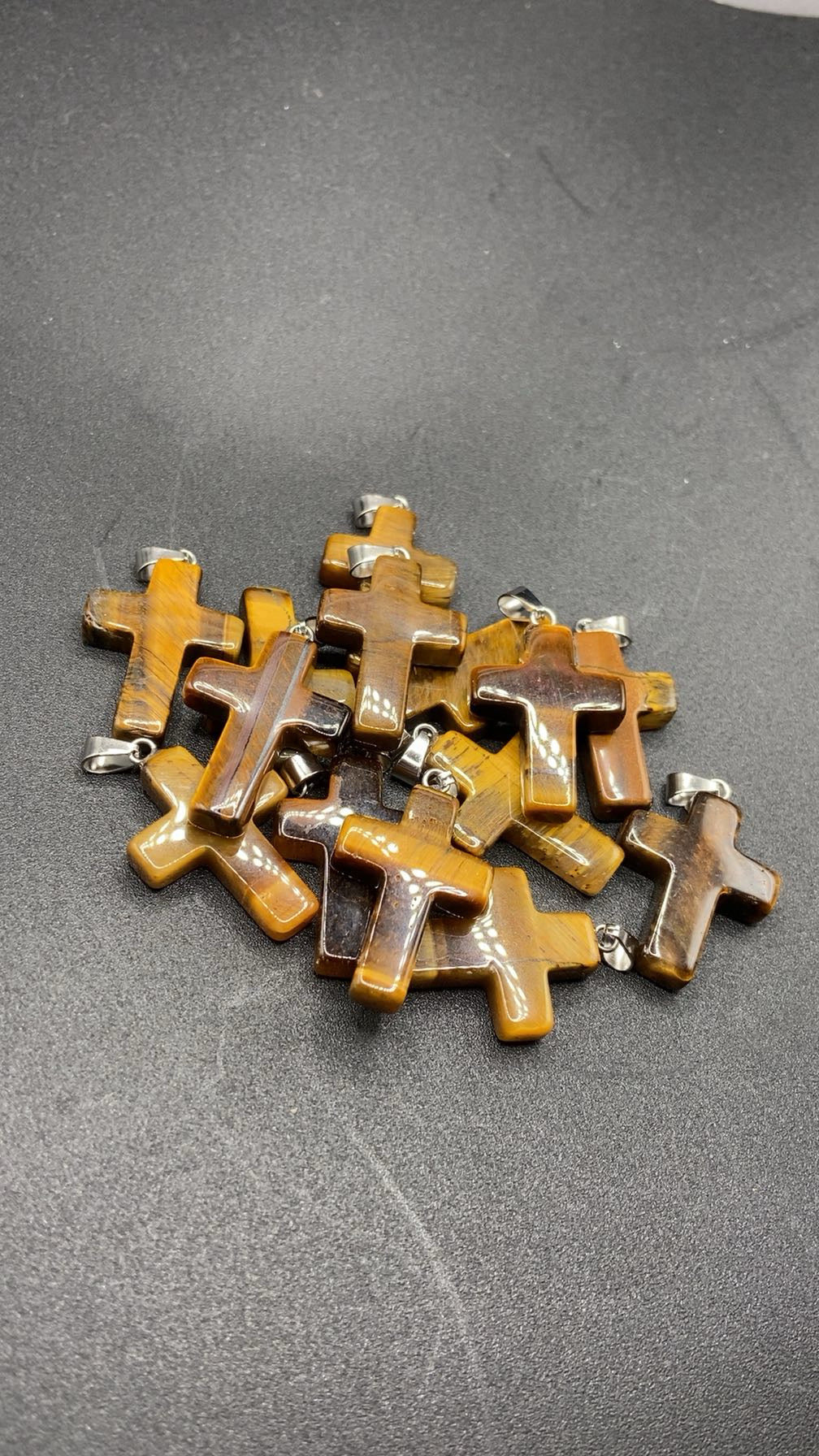 PENDENTIF CROIX OEIL DE TIGRE