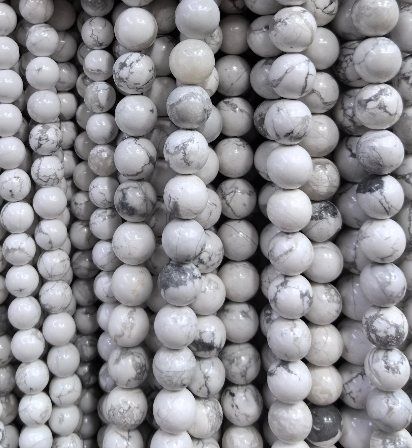 FIL DE PERLE HOWLITE - 8mm