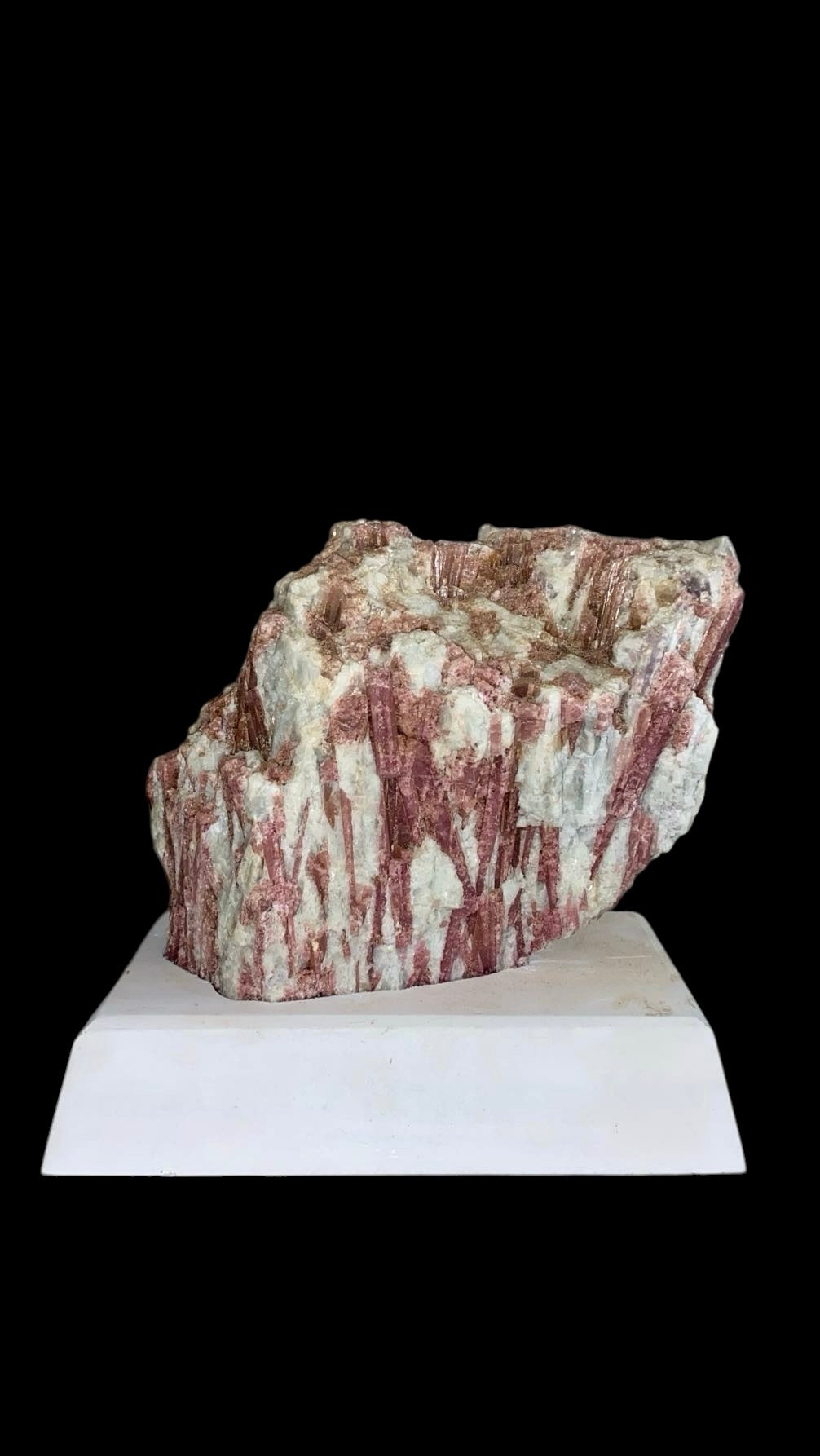 TOURMALINE ROSE BRUT AVEC SUPPORT EN BOIS 2,26 KG