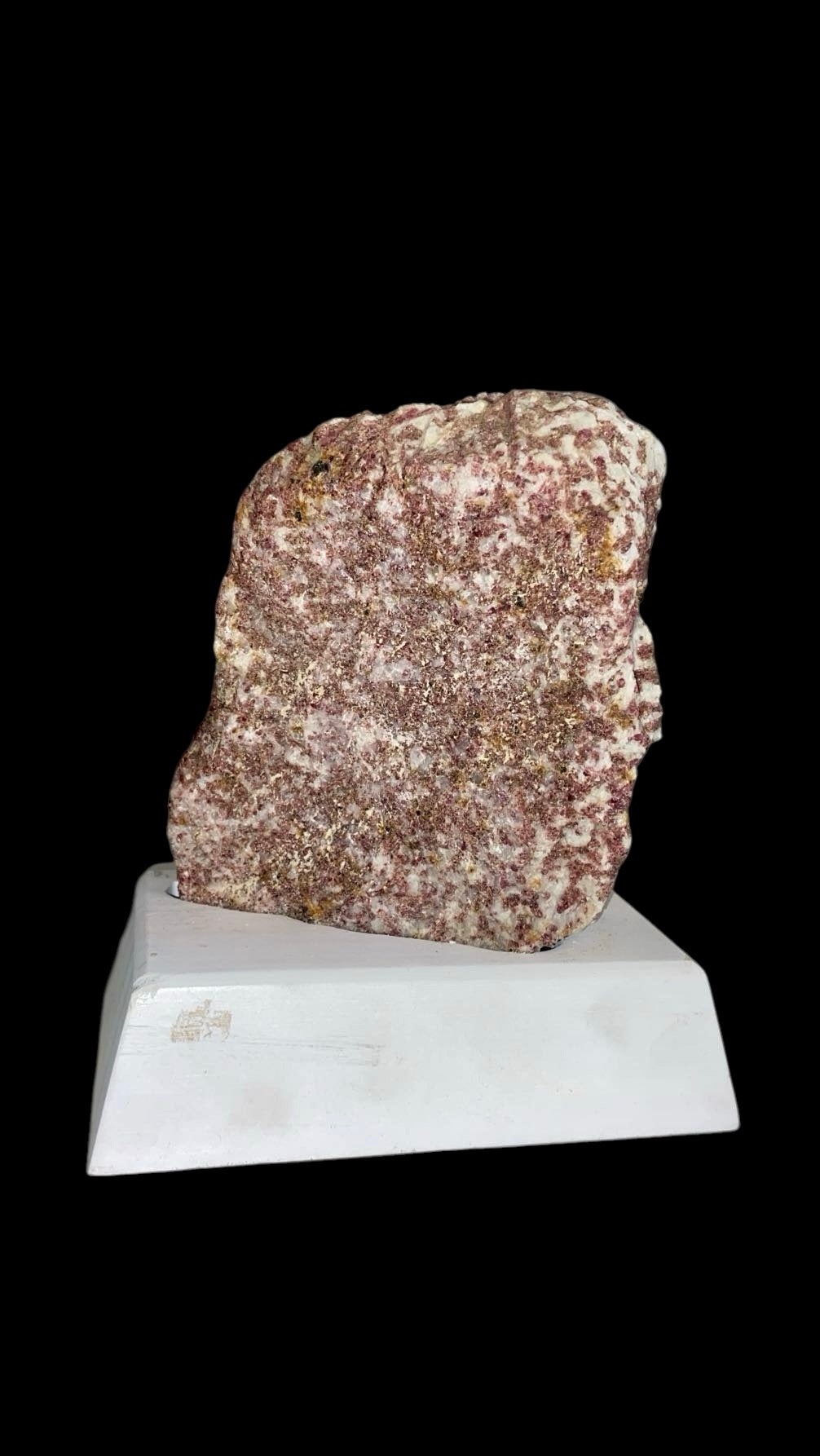 TOURMALINE ROSE BRUT AVEC SUPPORT EN BOIS 1,60 KG