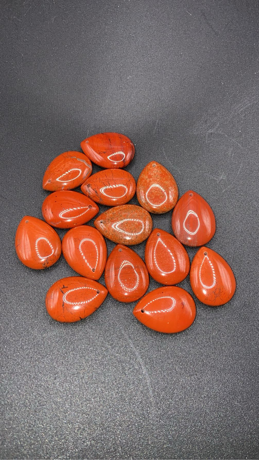 PETIT PENDENTIF JASPE ROUGE