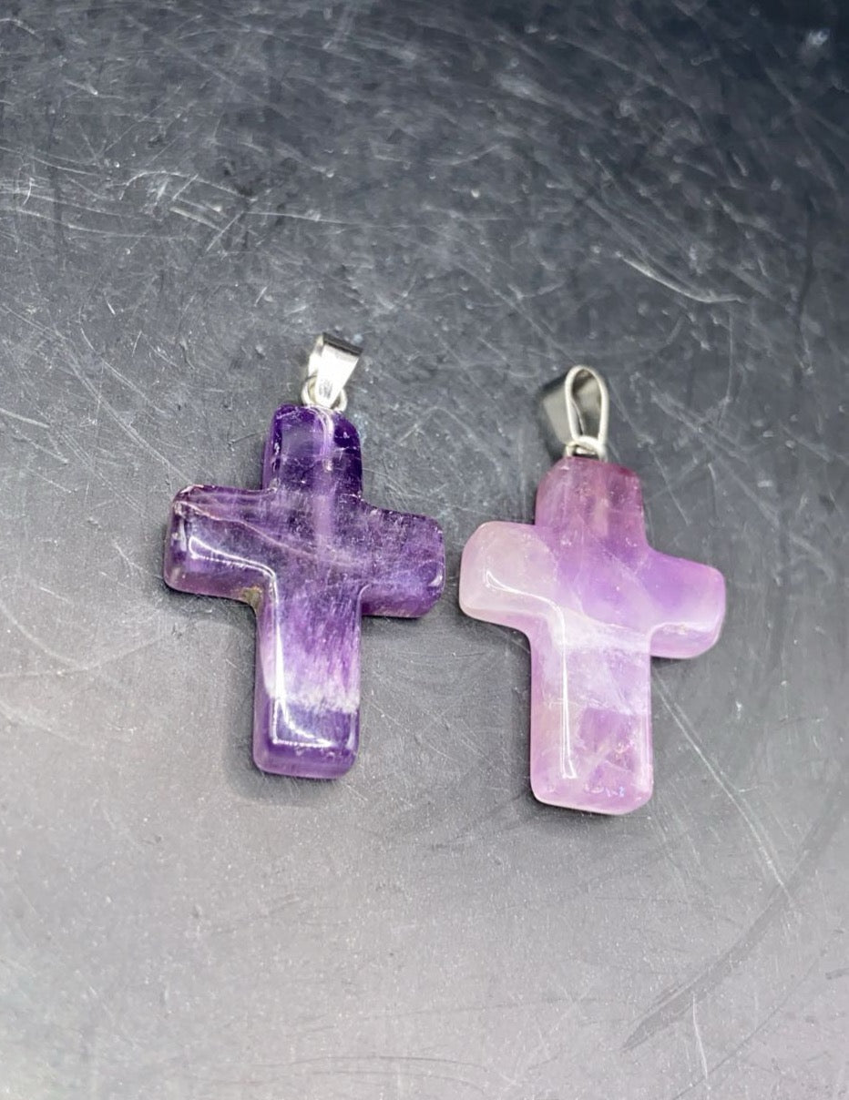 PENDENTIF CROIX AMÉTHYSTE