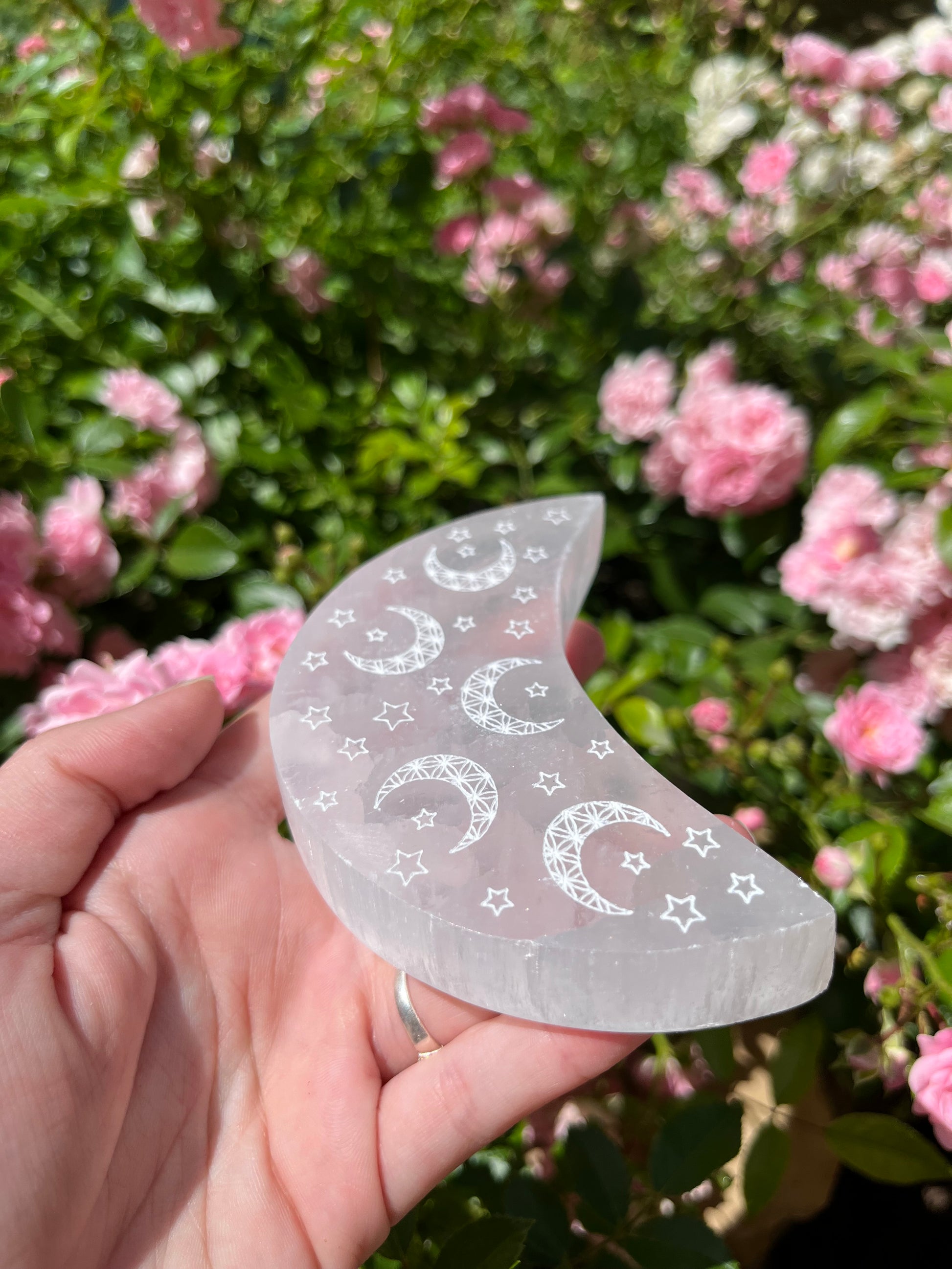 PLAQUE EN FORME DE LUNE AVEC ÉTOILE ET LUNE SÉLÉNITE