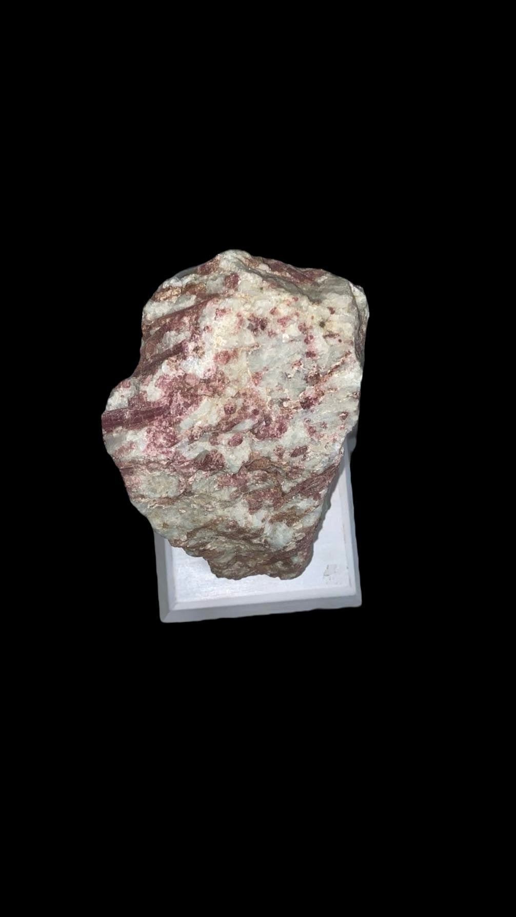 TOURMALINE ROSE BRUT SUPPORT EN BOIS 1,20 KG