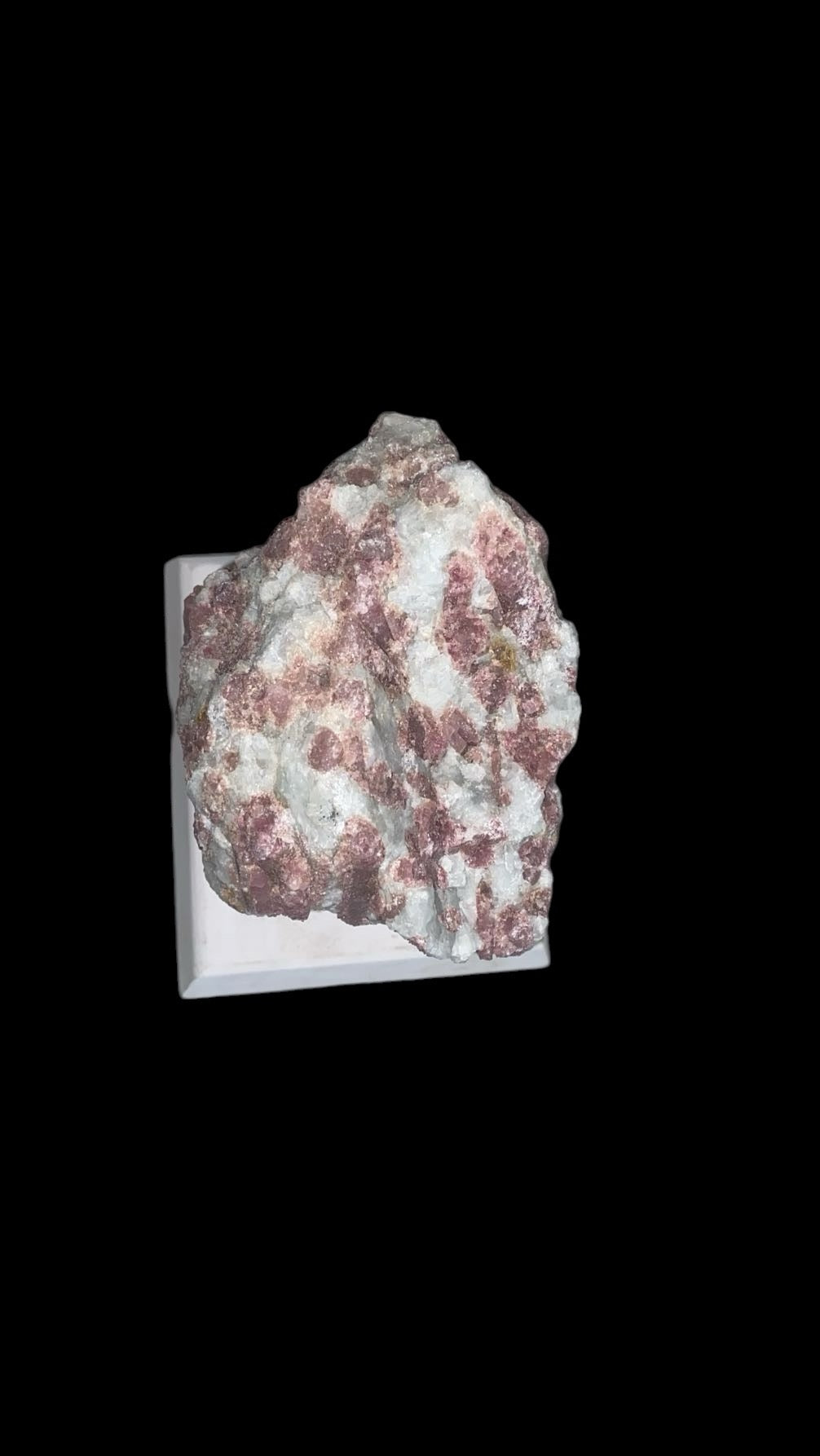 TOURMALINE ROSE BRUT SUPPORT EN BOIS 2,15 KG